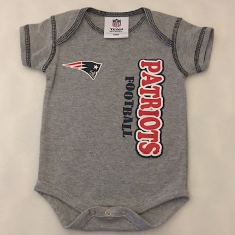 NFL NEW ENGLAND PATRIOTS Football Infant Onesie NWOT